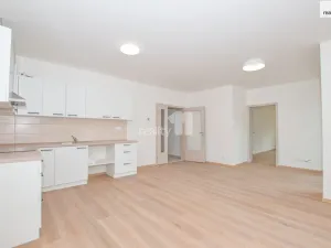 Pronájem bytu 2+kk, Liberec - Liberec II-Nové Město, Papírová, 74 m2