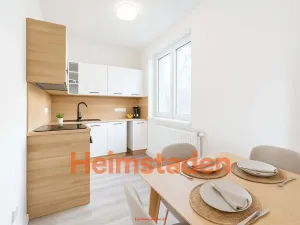 Pronájem komerční nemovitosti, Havířov - Město, nám. Republiky, 34 m2