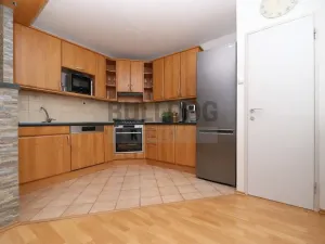 Prodej bytu 3+kk, Praha - Vršovice, Tádžická, 80 m2