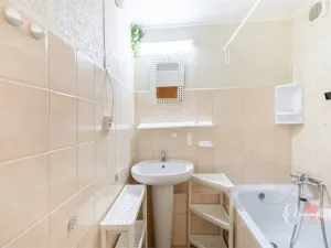 Pronájem bytu 3+1, Praha - Michle, Na líše, 72 m2