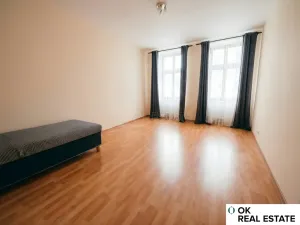 Pronájem bytu 2+1, Rýmařov, náměstí Míru, 77 m2