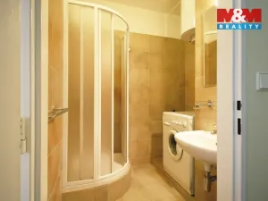 Pronájem bytu 2+kk, Praha - Libeň, U školičky, 42 m2