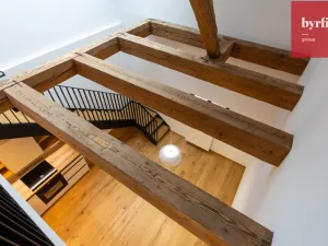 Pronájem bytu 2+kk, Praha, Vrtbova, 56 m2