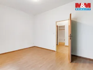Prodej bytu 2+kk, Hostomice, Tyršovo náměstí, 61 m2
