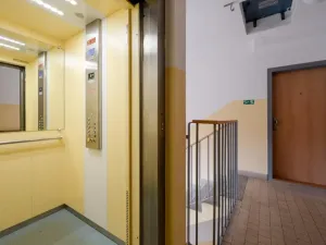 Pronájem bytu 3+1, Praha - Strašnice, Ke Strašnické, 77 m2