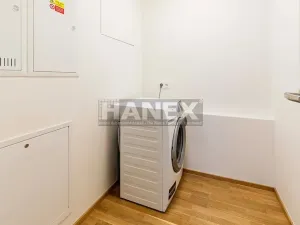 Pronájem bytu 2+kk, Praha - Karlín, Pernerova, 55 m2