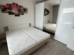 Pronájem bytu 2+kk, Praha - Vysočany, Strnadových, 51 m2