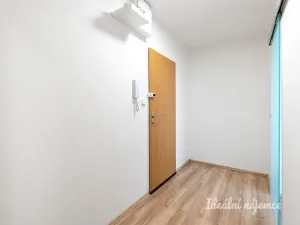 Pronájem bytu 2+kk, Praha - Krč, V Štíhlách, 36 m2