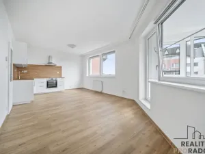 Pronájem bytu 2+kk, Pardubice, nábřeží Závodu míru, 62 m2