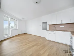 Pronájem bytu 2+kk, Pardubice, nábřeží Závodu míru, 62 m2