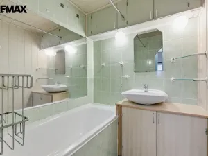 Prodej bytu 3+1, Sokolov, Švabinského, 75 m2