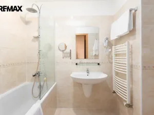 Prodej ubytování, Karlovy Vary, Na Vyhlídce, 1580 m2