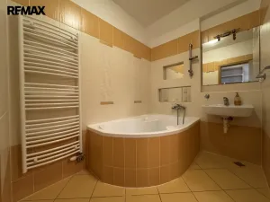 Pronájem bytu 1+kk, Olomouc, Peškova, 45 m2