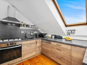 Pronájem bytu 2+1, České Budějovice, Rudolfovská tř., 67 m2