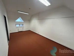 Pronájem kanceláře, České Budějovice - České Budějovice 2, Husova tř., 139 m2