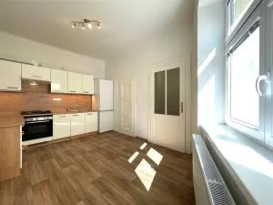 Pronájem bytu 2+kk, Praha - Nusle, U křížku, 37 m2