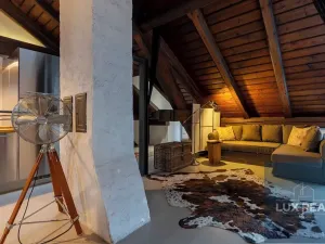 Prodej atypického bytu, Mikulov, Komenského, 164 m2