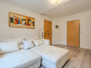 Pronájem bytu 2+1, Praha, Nad Šeberákem, 69 m2