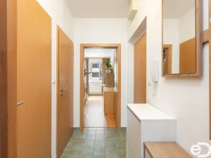 Prodej bytu 2+kk, Praha, Za zámečkem, 50 m2