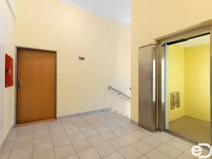 Prodej bytu 2+kk, Praha, Za zámečkem, 50 m2