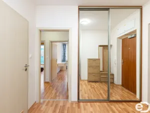 Prodej bytu 3+kk, Praha, Břežánecká, 84 m2