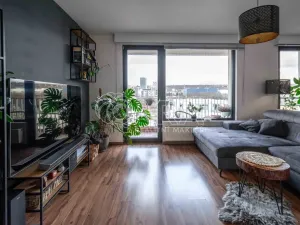 Prodej bytu 2+kk, Praha - Vysočany, Sousedíkova, 60 m2