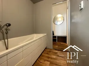 Prodej bytu 3+1, Praha - Podolí, Kaplická, 59 m2