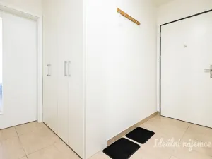 Pronájem bytu 2+kk, Praha - Vysočany, Strnadových, 59 m2