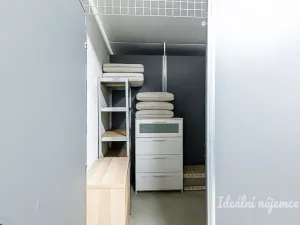 Pronájem bytu 2+kk, Praha - Vysočany, Strnadových, 59 m2