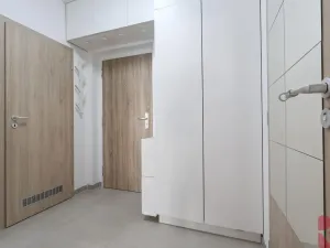 Pronájem bytu 2+kk, Praha - Uhříněves, Karla Guta, 50 m2