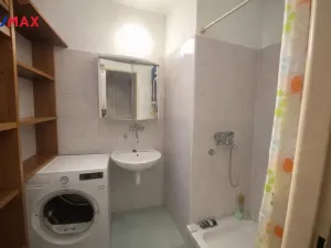 Prodej bytu 3+1, Ostrov, Luční, 78 m2