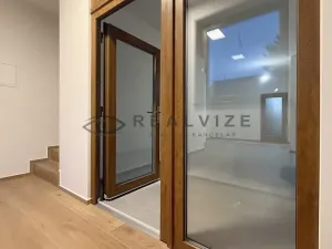 Pronájem kanceláře, Trhové Sviny, Nové město, 32 m2