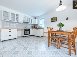 Prodej chalupy, Žlutice, 187 m2