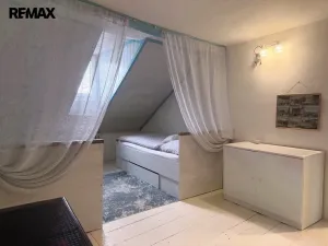 Prodej bytu 4+1, Karlovy Vary, Vyšehradská, 103 m2