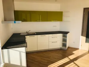 Pronájem bytu 2+kk, Pardubice - Zelené Předměstí, Pod Vinicí, 57 m2