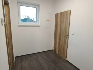 Pronájem bytu 1+kk, Zlín - Malenovice, Jarolímkovo náměstí, 27 m2