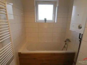 Pronájem bytu 3+1, Děčín - Děčín III-Staré Město, Oblouková, 57 m2