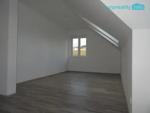 Pronájem bytu 1+kk, Hýskov, Kladenská, 35 m2