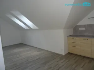 Pronájem bytu 1+kk, Hýskov, Kladenská, 35 m2