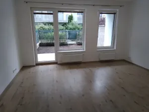 Prodej kanceláře, Praha - Uhříněves, náměstí Bratří Jandusů, 35 m2