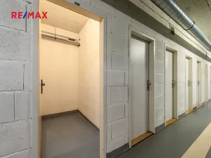 Pronájem bytu 1+kk, Praha - Řeporyje, Kakosova, 35 m2