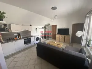 Pronájem bytu 2+kk, Tábor, Herlošova, 42 m2