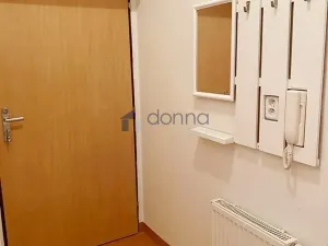 Pronájem bytu 1+kk, Praha, Grafická, 37 m2