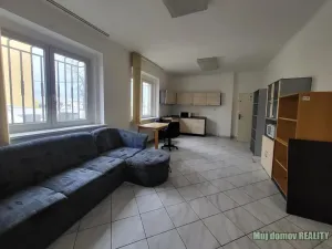 Pronájem ubytování, Praha - Uhříněves, Přátelství, 626 m2