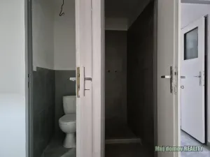 Pronájem ubytování, Praha - Uhříněves, Přátelství, 626 m2