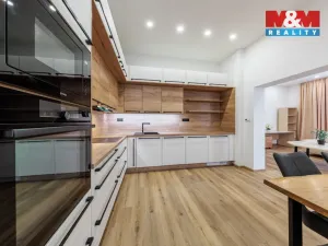 Prodej bytu 2+1, Karlovy Vary, Bělehradská, 96 m2