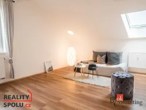 Prodej bytu 2+kk, Šestajovice, Komenského, 69 m2