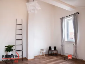 Prodej bytu 2+kk, Šestajovice, Komenského, 69 m2