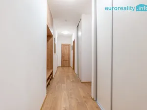 Pronájem bytu 2+1, Mladá Boleslav, náměstí Míru, 69 m2