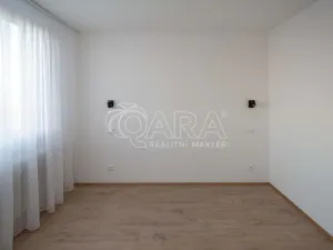 Pronájem bytu 3+1, Praha - Prosek, Jablonecká, 68 m2